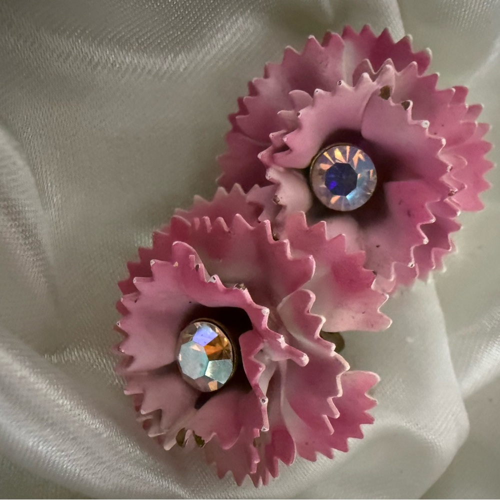Vtg Pink Clove Enamel Aurora Borealis Rhinestone Clip On Earrings Metal Rare‎